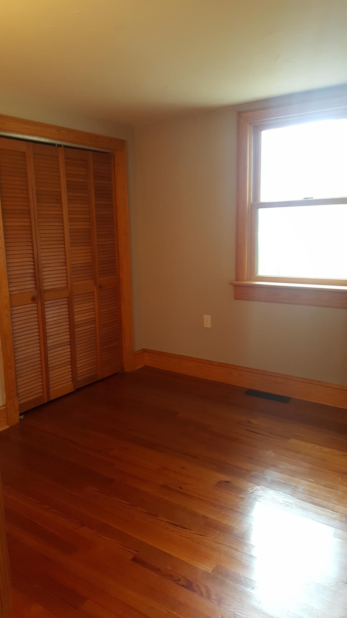 5568 Roselawn Road Roanoke, VA 24018 - Photo 11 of 28 20170129_122000