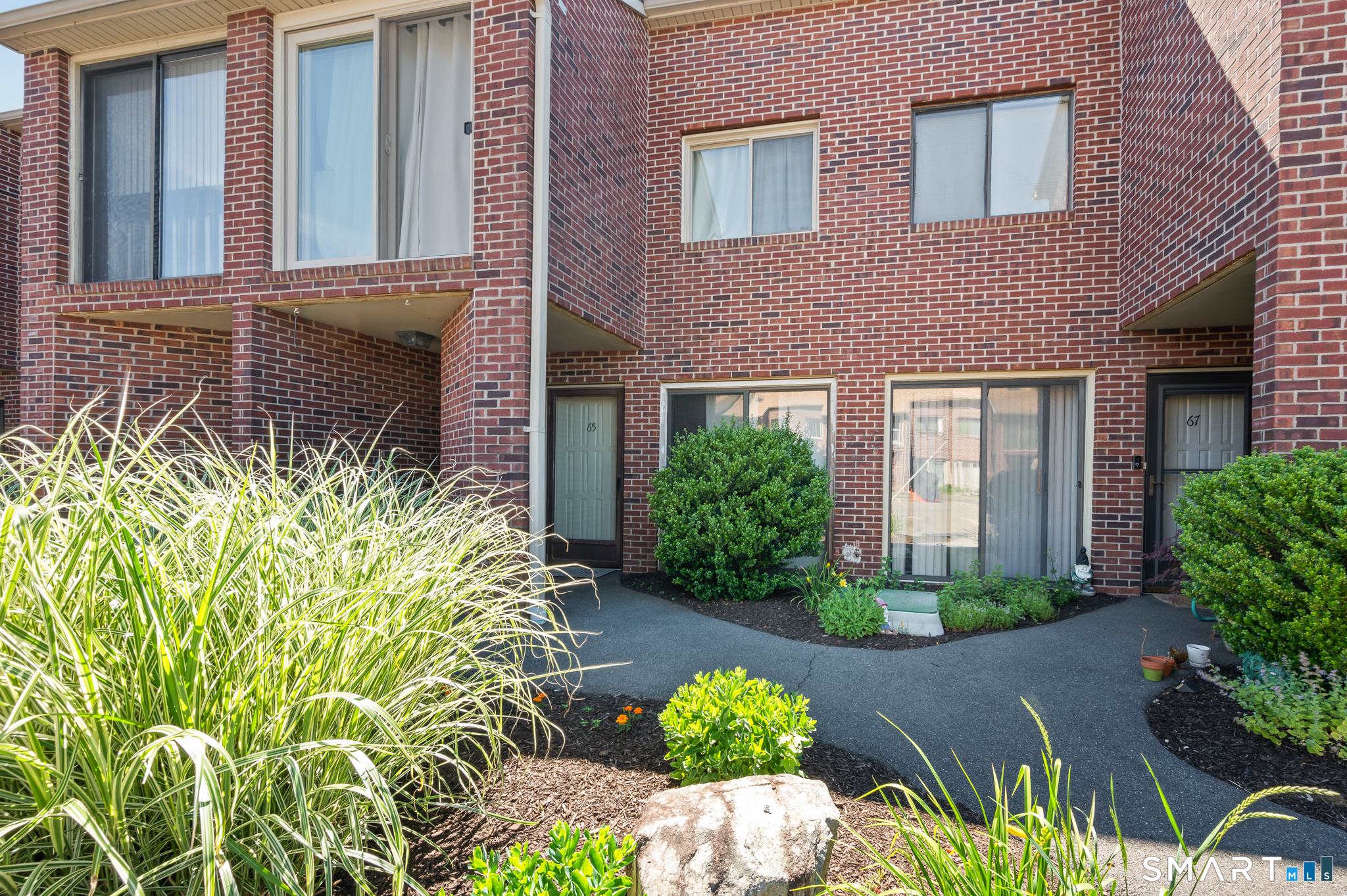 279 Redstone Hill Road, Unit 65 Bristol, CT 06010 - Photo 1 of 18