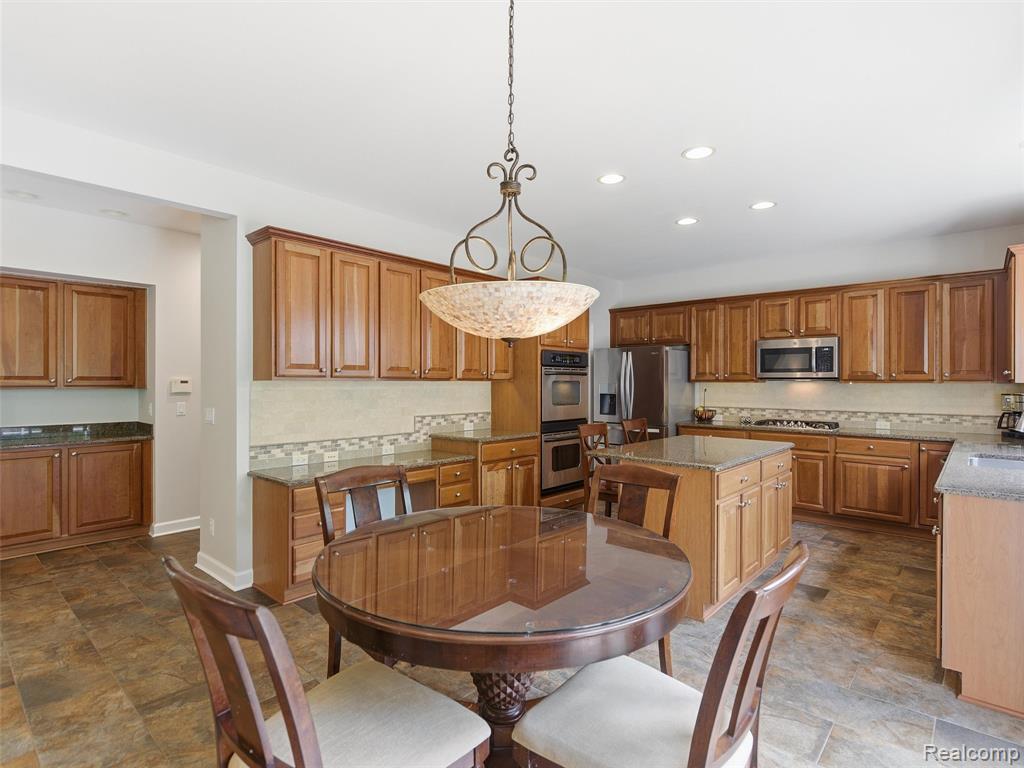 5454 Creekmonte Drive Rochester, MI 48306 - Photo 16 of 69