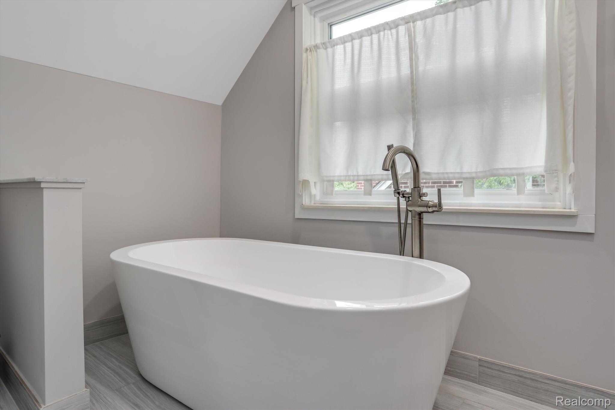 2422 Pembroke Road Birmingham, MI 48009 - Photo 22 of 36 Gallery Image 22