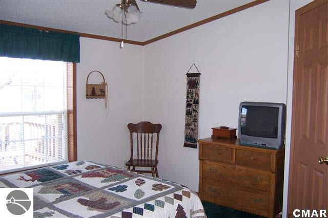 6489 Redman Road Harrison, MI 48625 - Photo 8 of 24 1773772-7.JPG