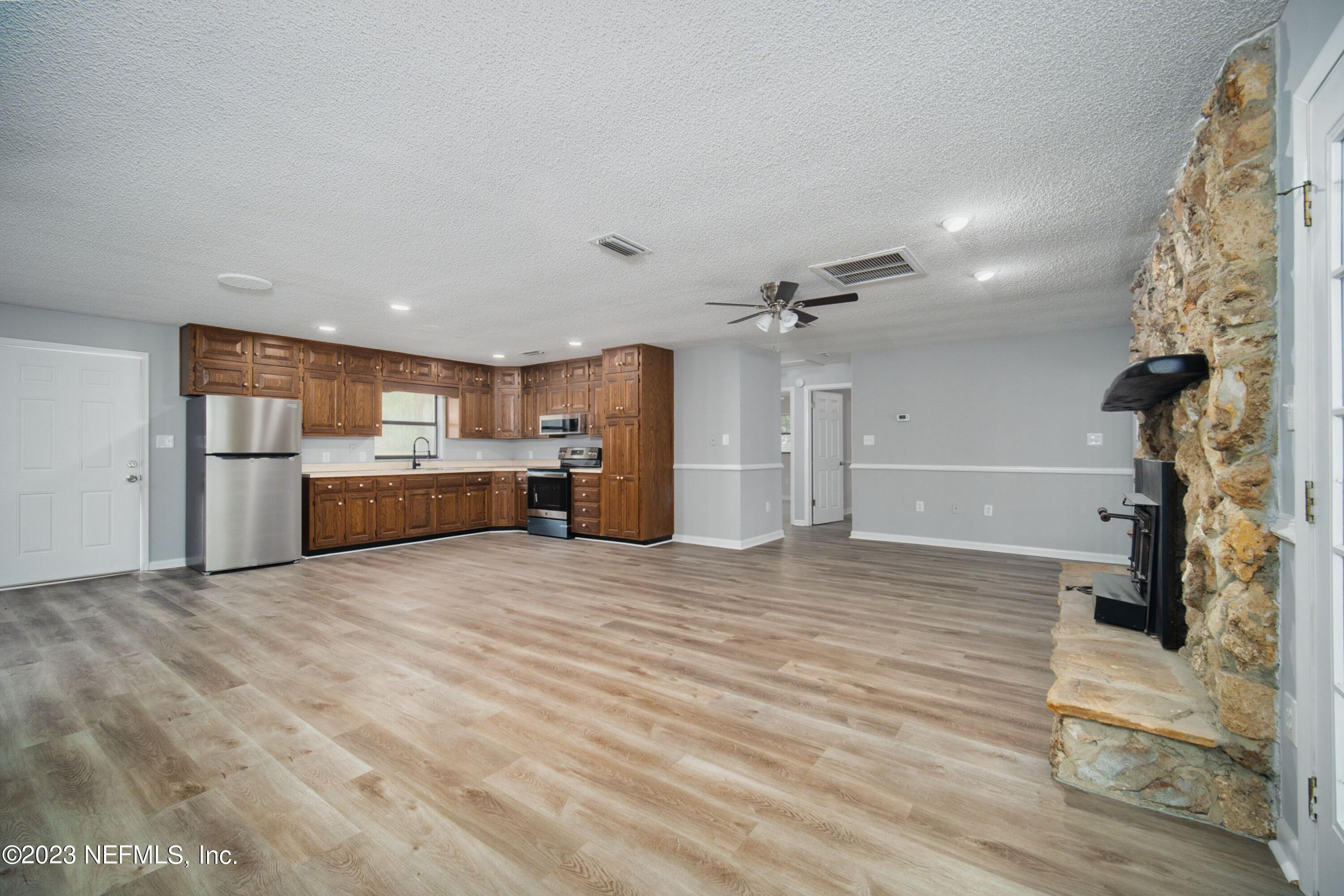 141 West Strickland Road Interlachen, FL 32148 - Photo 46 of 70 141 W Strickland Rd - 15