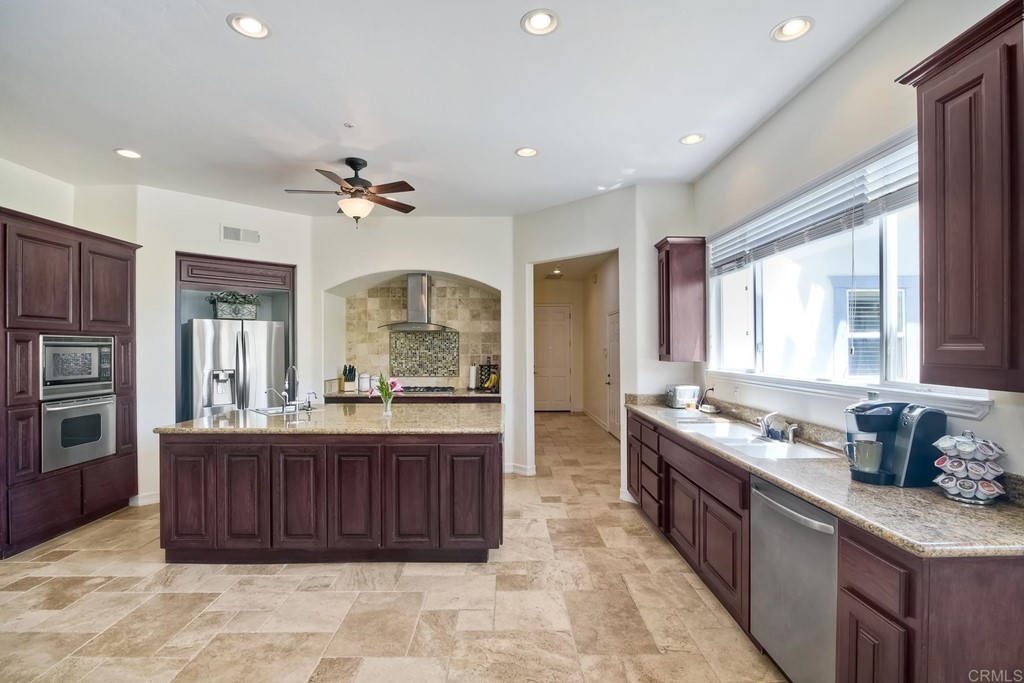 4454 La Canada Road Fallbrook, CA 92028 - Photo 2 of 35