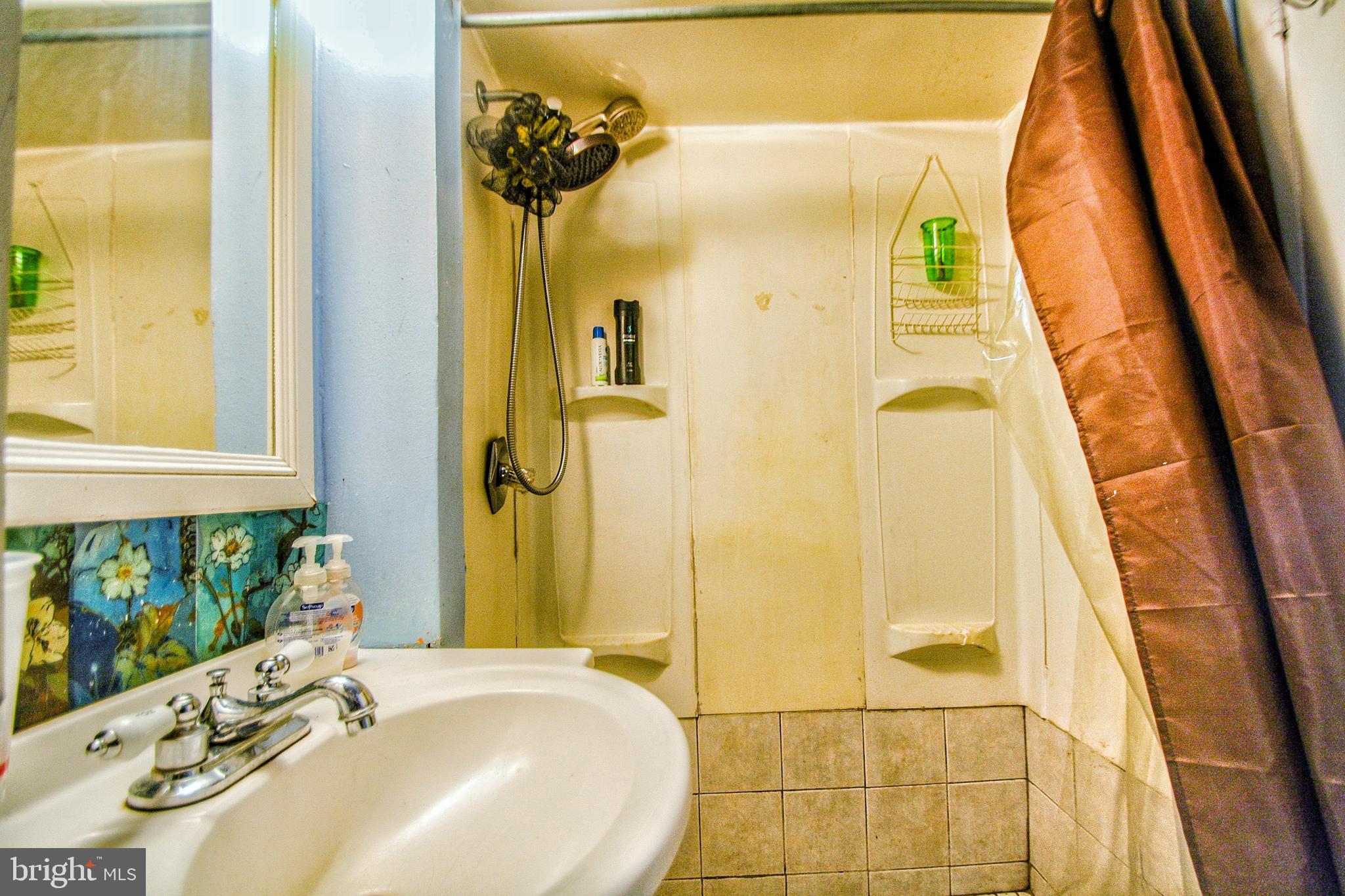 746 Hill Road Philadelphia, PA 19128 - Photo 18 of 38 Gallery Image 18