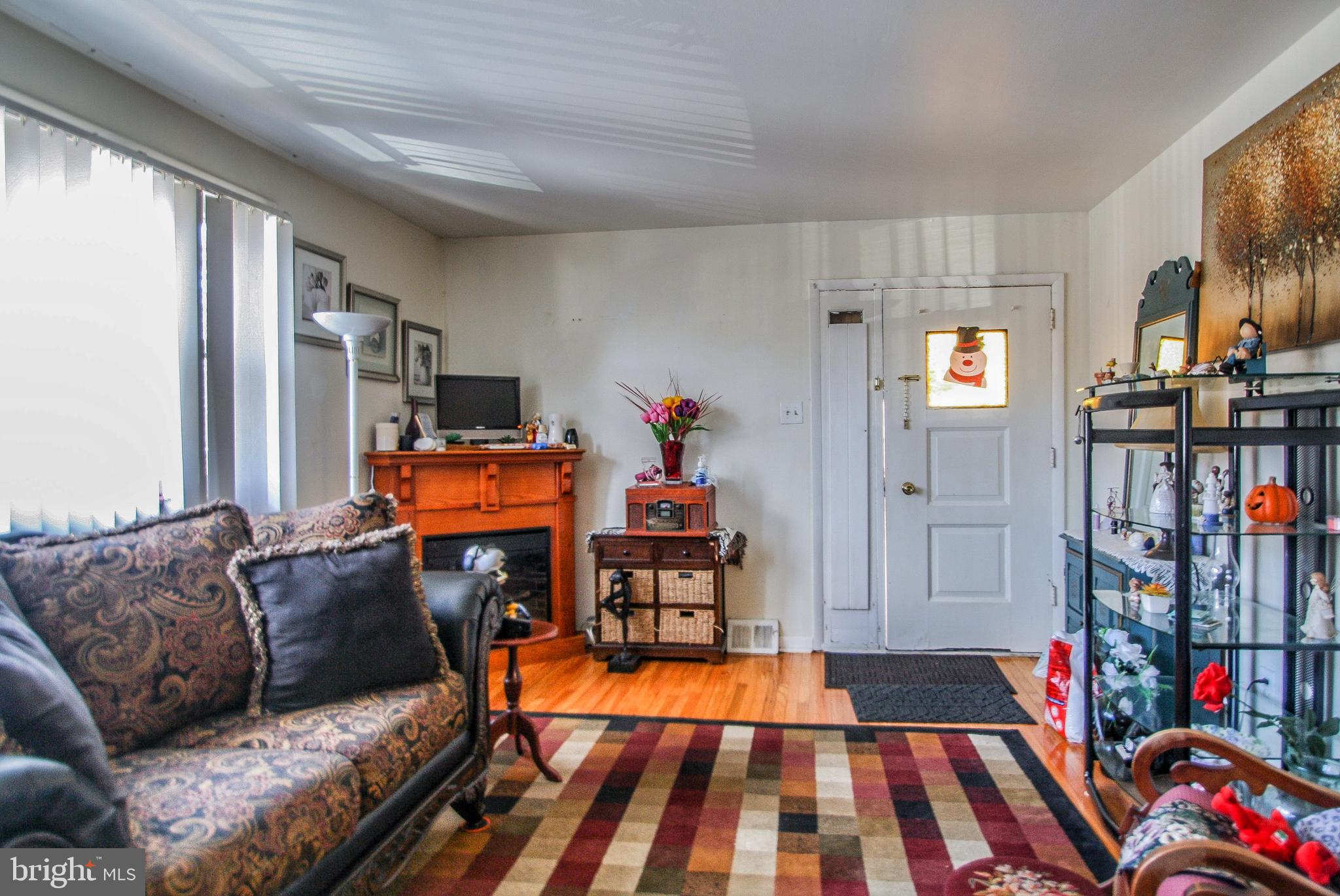 746 Hill Road Philadelphia, PA 19128 - Photo 3 of 38 Gallery Image 3