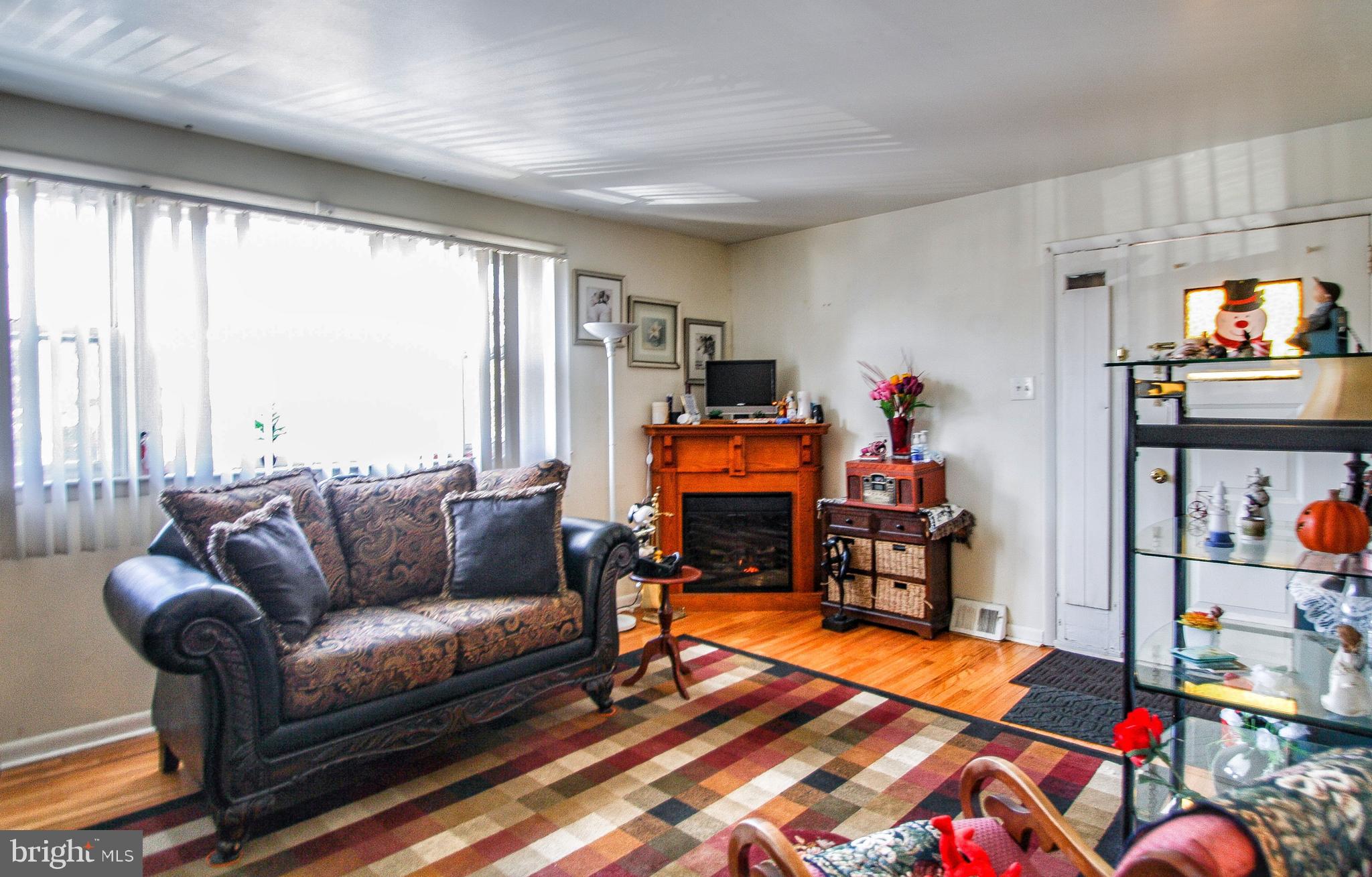746 Hill Road Philadelphia, PA 19128 - Photo 7 of 38 Gallery Image 7
