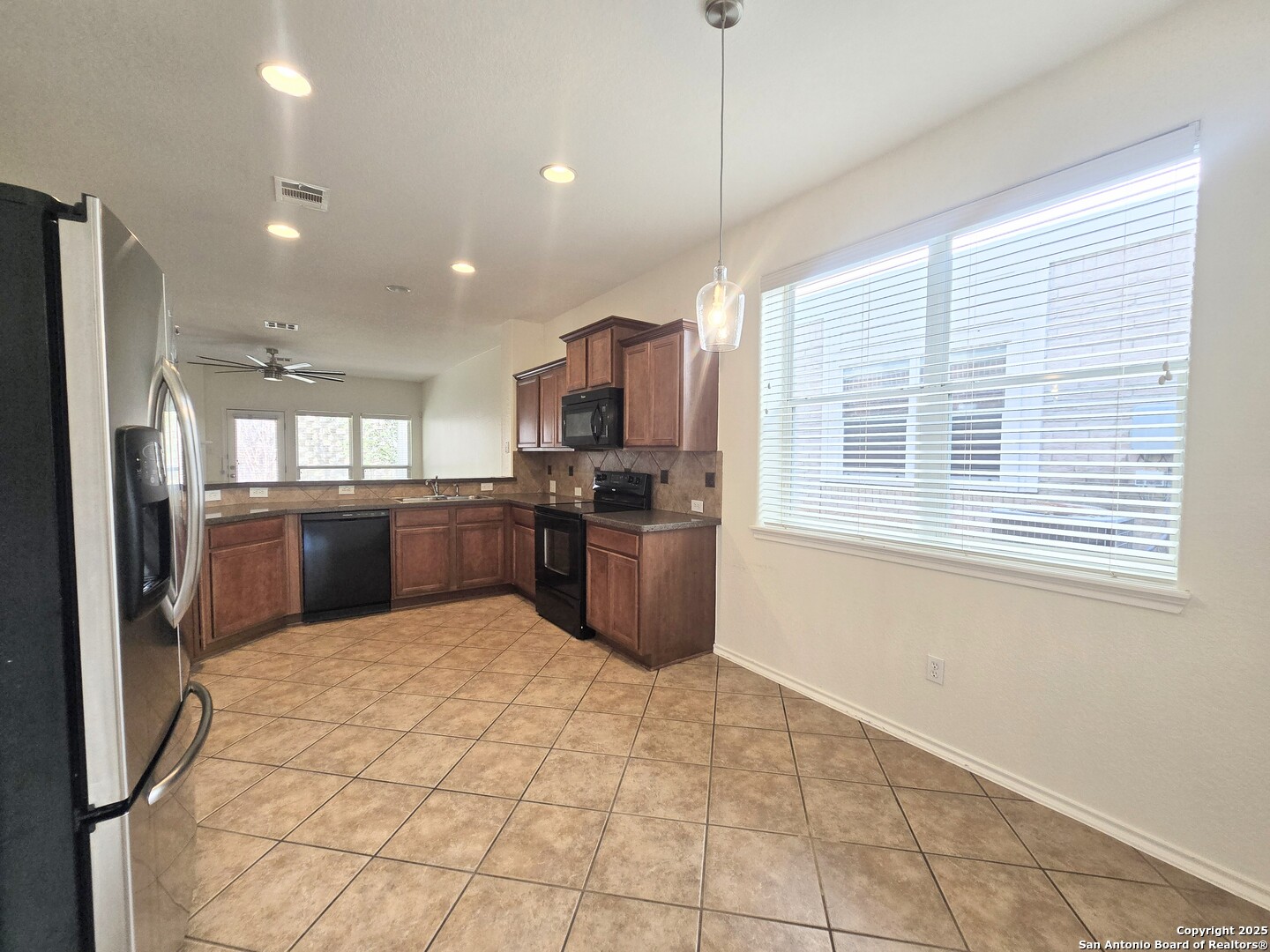 3639 Bennington Way San Antonio, TX 78261 - Photo 6 of 35