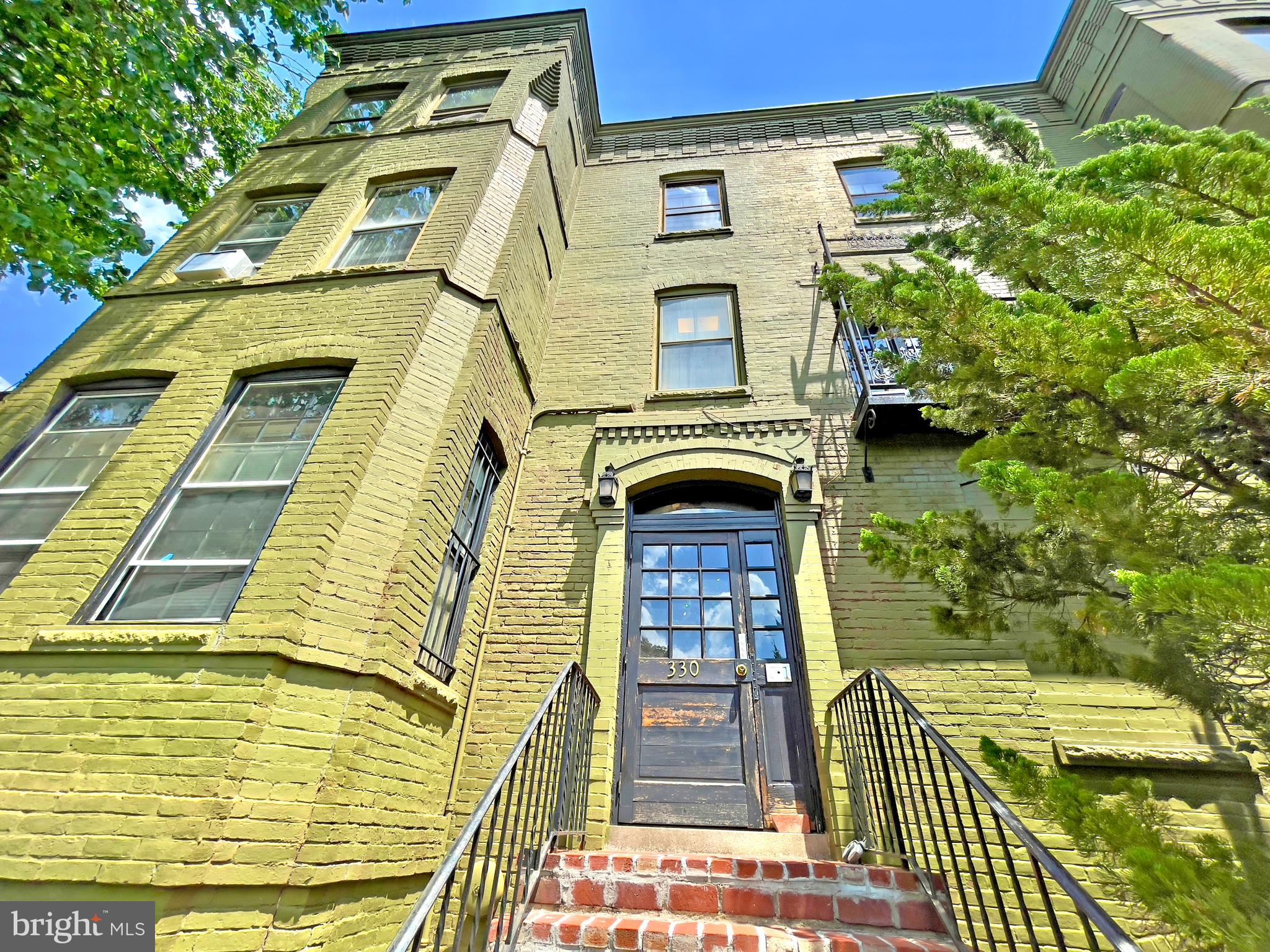 330 5th Street Southeast Washington, DC 20003 - Photo 5 of 13