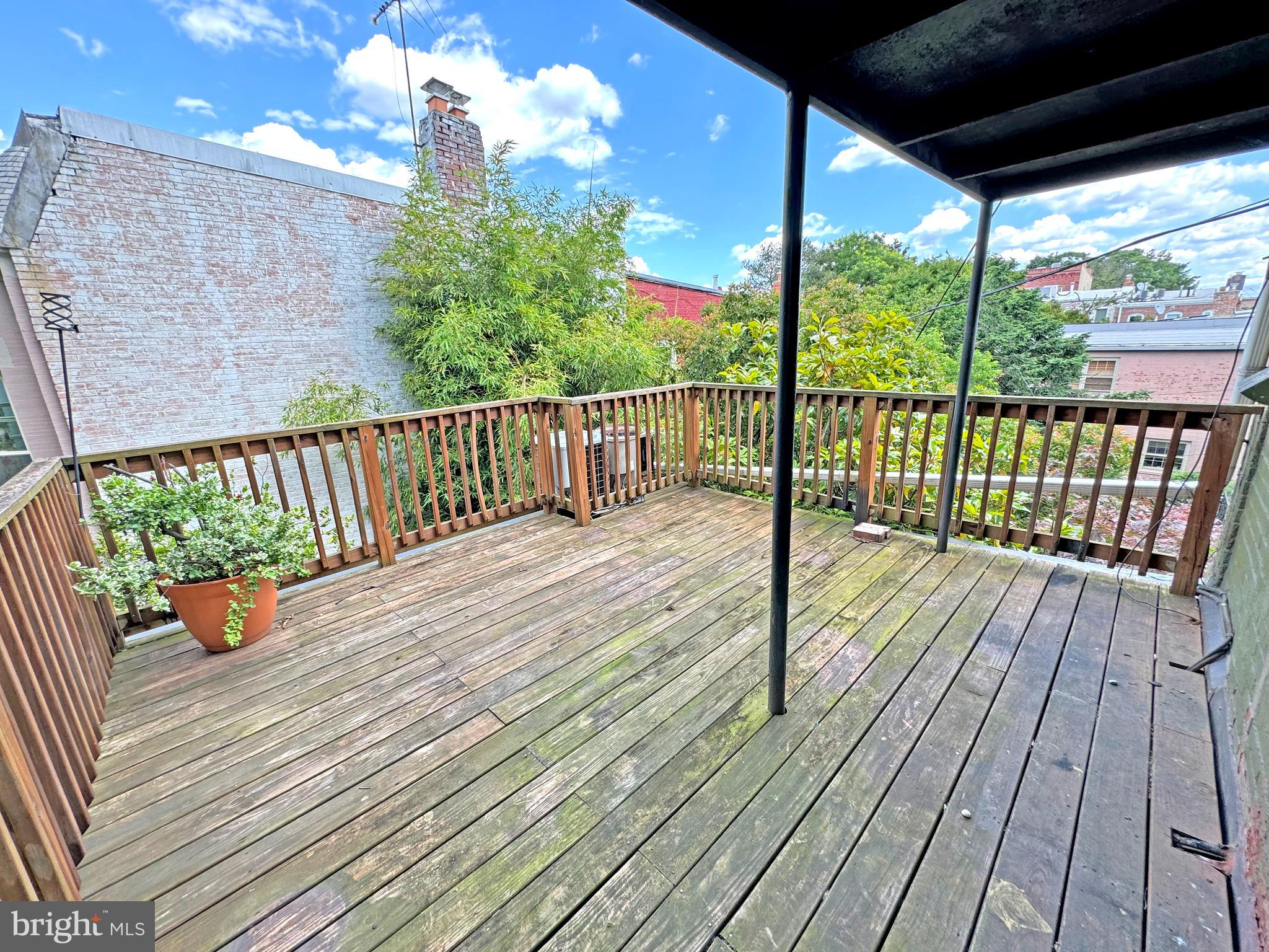 330 5th Street Southeast Washington, DC 20003 - Photo 7 of 13