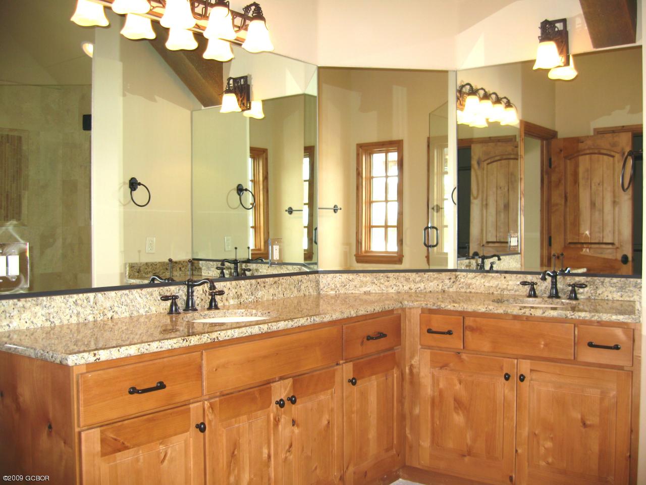 206 Cozens Ridge Fraser, CO 80442 - Photo 15 of 23 Upper level bath
