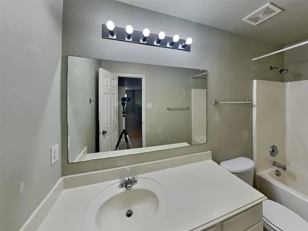 $2,495 | 508 Lead Creek Drive, Fort Worth, TX 76131