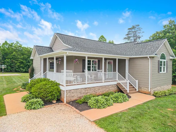 $374,999 | 3195 Salem Road, Spout Spring, VA 24593