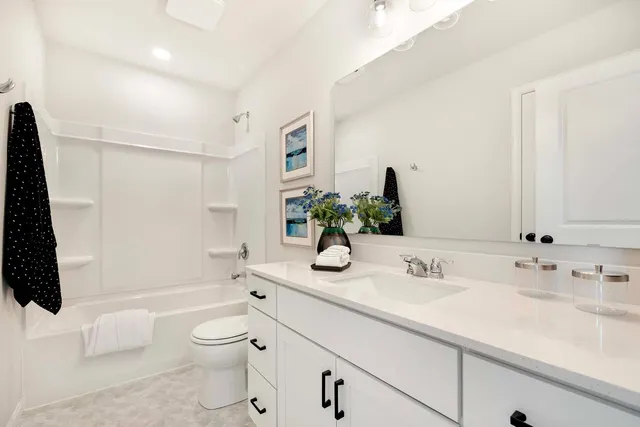 $589,740 | 5096 Airlake Drive, Woodbury, MN 55129