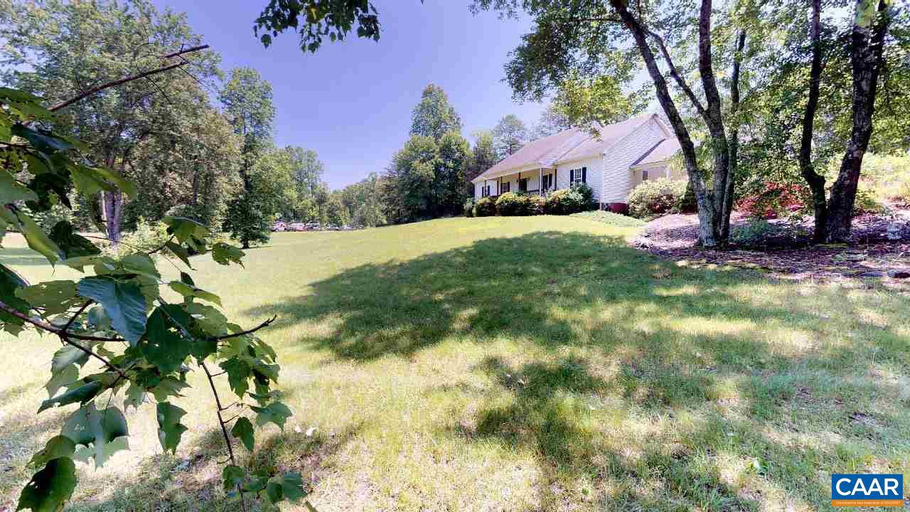 8657 3 Notch Road Louisa, VA 23093 - Photo 2 of 18