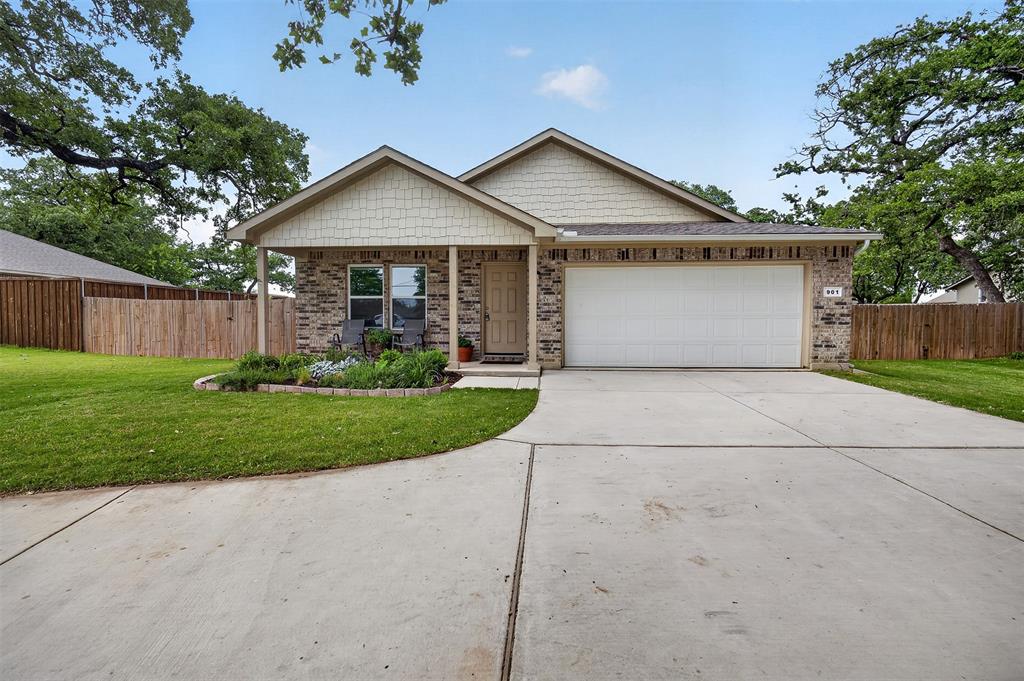 901 East 3rd Street Springtown, TX 76082 - Photo 1 of 38