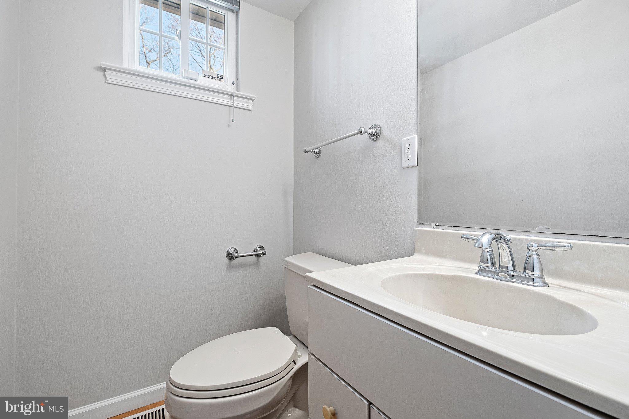 2409 Sweet Briar Road Wilmington, DE 19810 - Photo 13 of 27 Charming main level powder room
