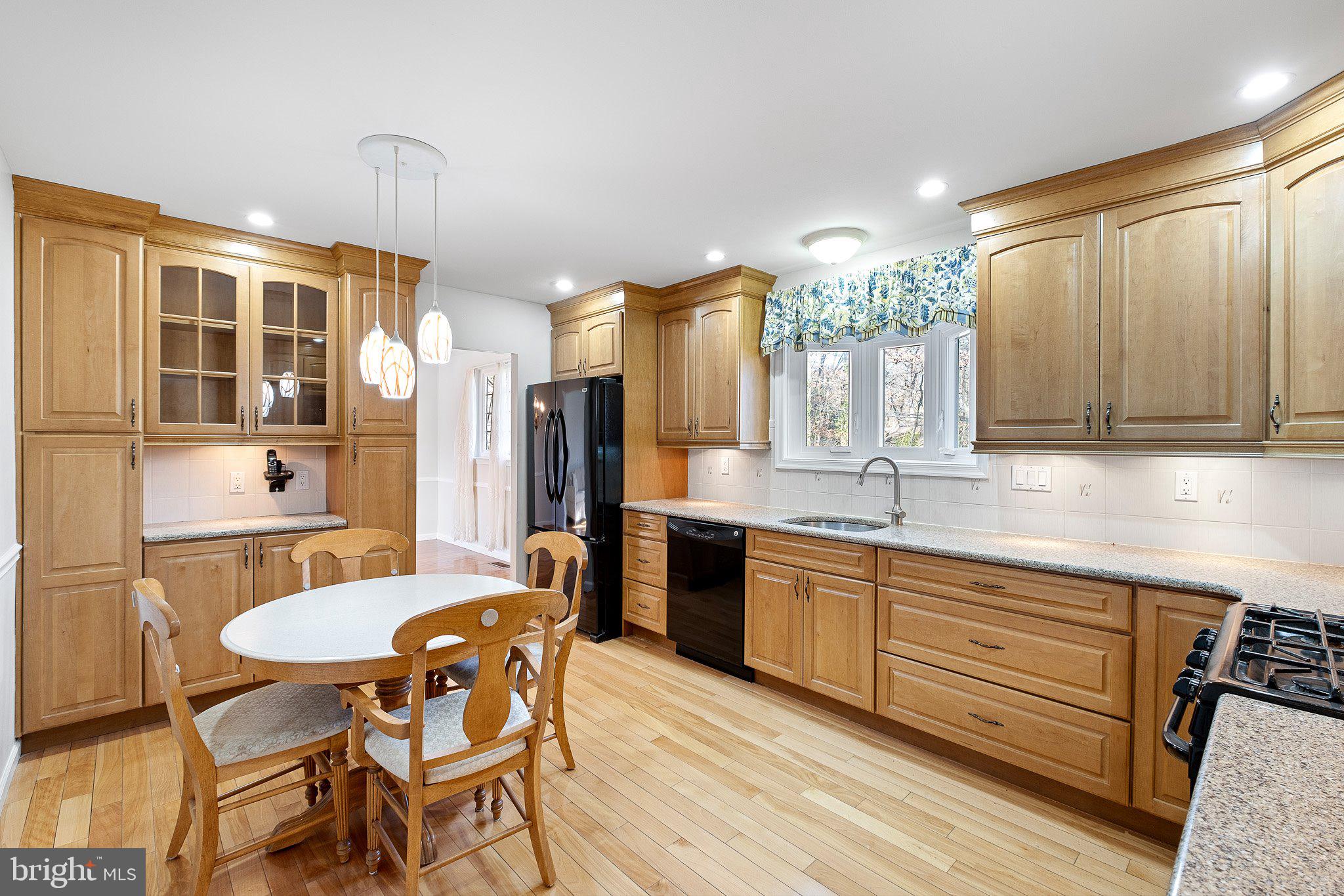 2409 Sweet Briar Road Wilmington, DE 19810 - Photo 7 of 27 Beautifully renovated kitchen
