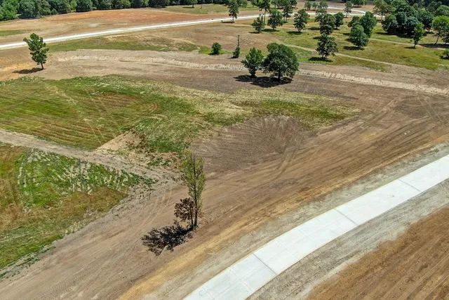 a view of a tennis court
