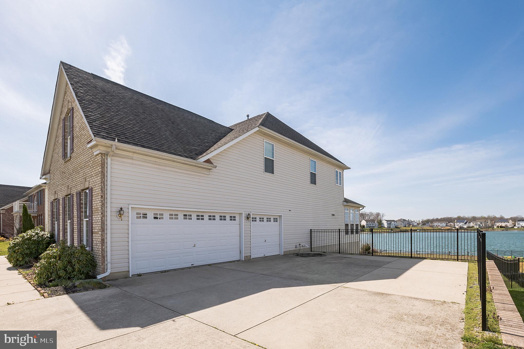 29 Mullen Drive Sicklerville, NJ 08081 - Photo 2 of 38 Three Car Garage