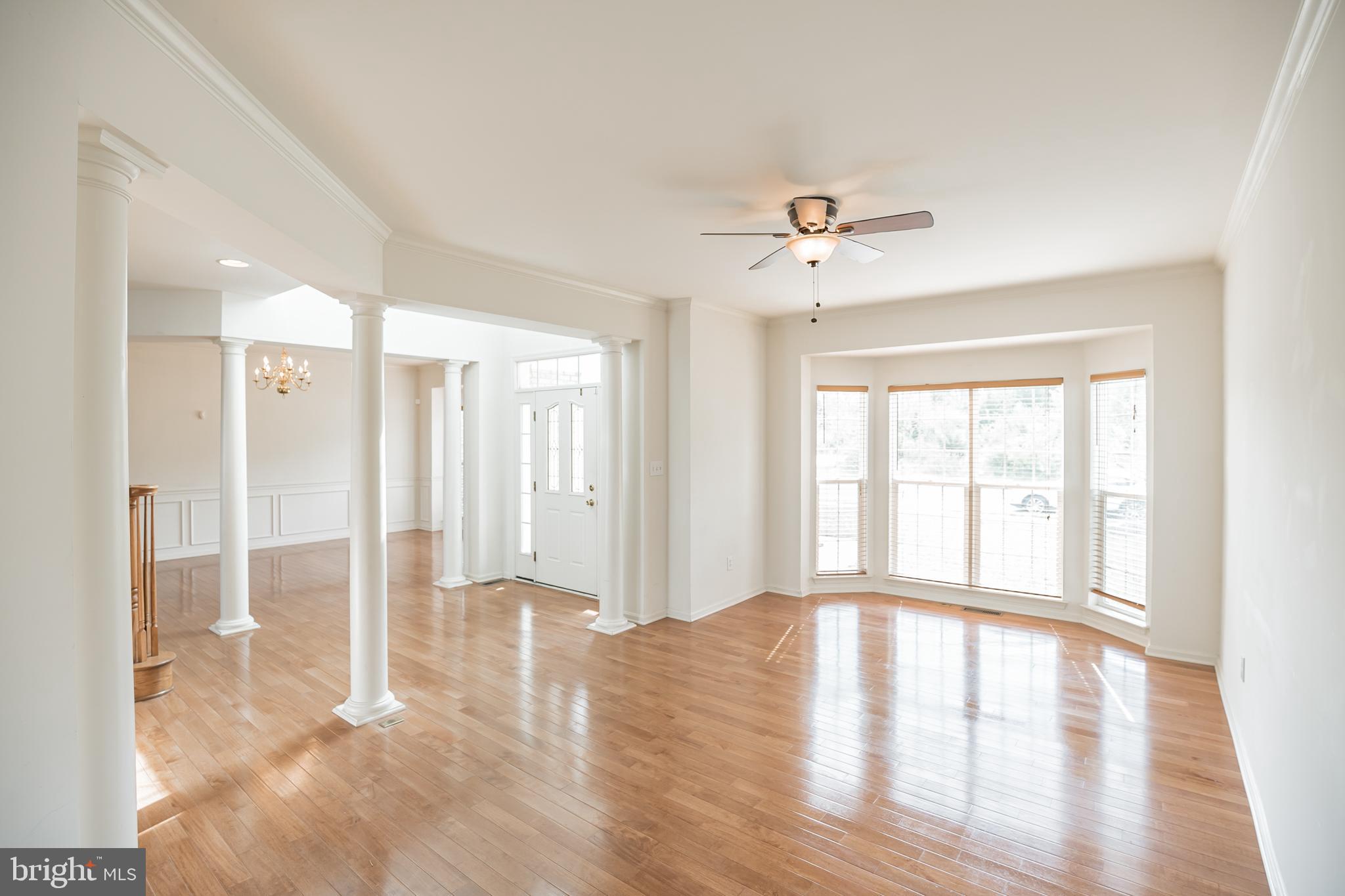 29 Mullen Drive Sicklerville, NJ 08081 - Photo 3 of 38 Living Room