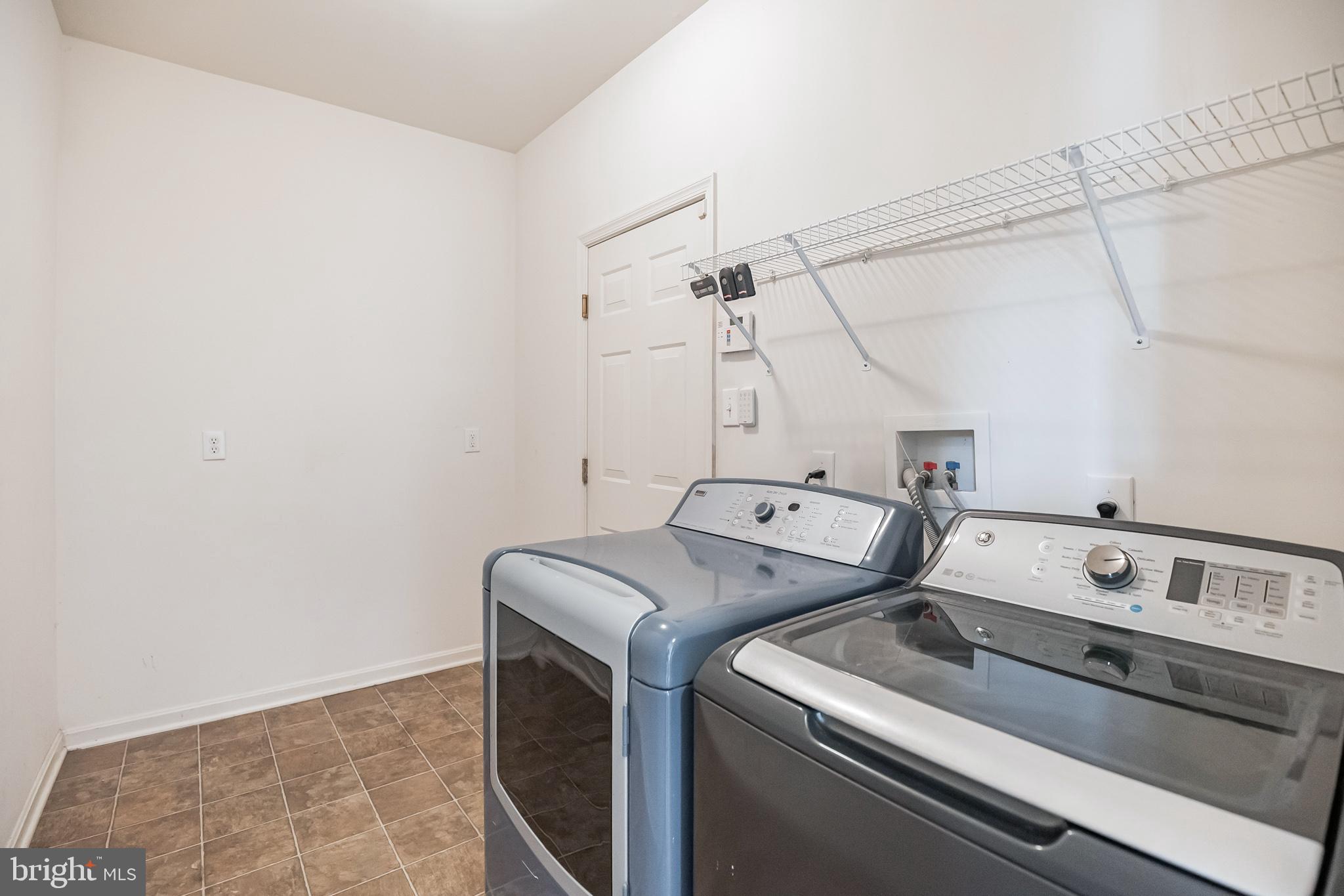 29 Mullen Drive Sicklerville, NJ 08081 - Photo 28 of 38 Main Floor Laundry