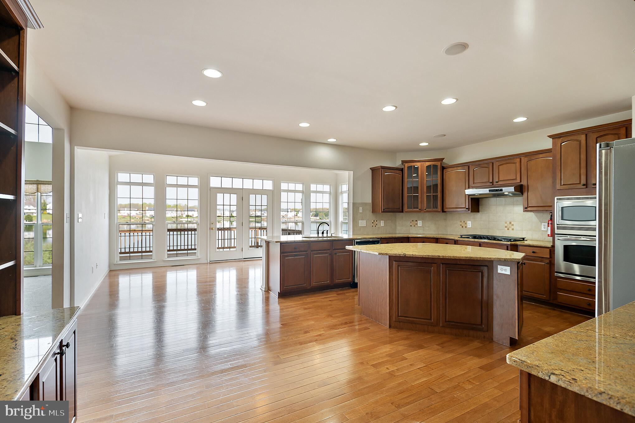 29 Mullen Drive Sicklerville, NJ 08081 - Photo 8 of 38 Combined Kitchen and Morning Room