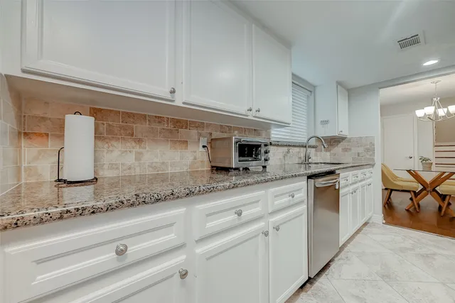 $2,100 | 742 Country Pl Drive, Unit A, Houston, TX 77079