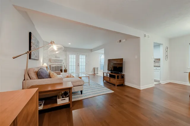 $2,100 | 742 Country Pl Drive, Unit A, Houston, TX 77079