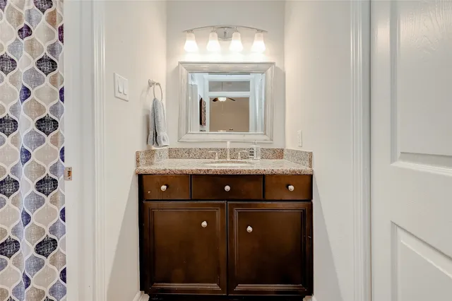 $2,100 | 742 Country Pl Drive, Unit A, Houston, TX 77079