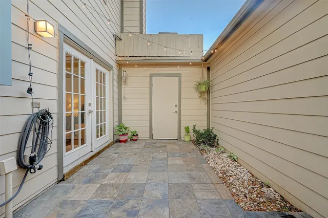 $2,100 | 742 Country Pl Drive, Unit A, Houston, TX 77079