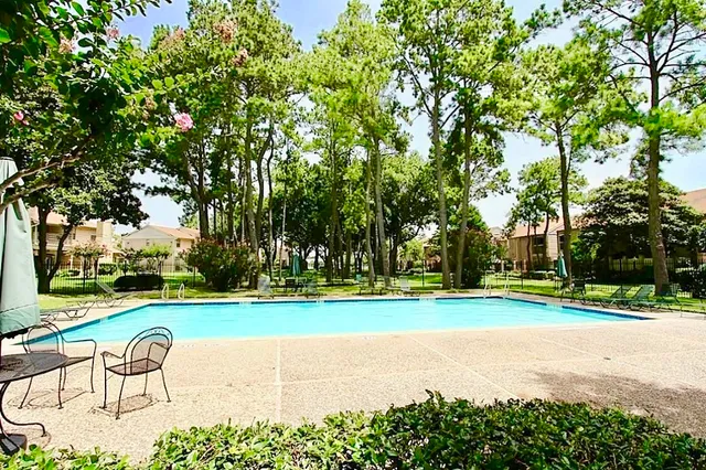 $2,100 | 742 Country Pl Drive, Unit A, Houston, TX 77079