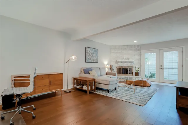 $2,100 | 742 Country Pl Drive, Unit A, Houston, TX 77079