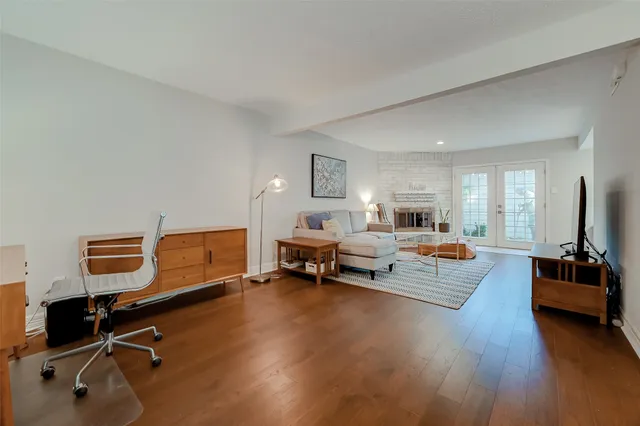 $2,100 | 742 Country Pl Drive, Unit A, Houston, TX 77079