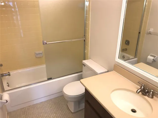 $1,800 | 3705 34th Ave Drive West, Bradenton, FL 34205