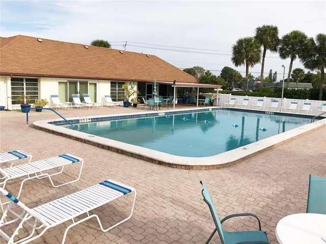 $1,800 | 3705 34th Ave Drive West, Bradenton, FL 34205