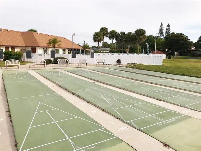 $1,800 | 3705 34th Ave Drive West, Bradenton, FL 34205