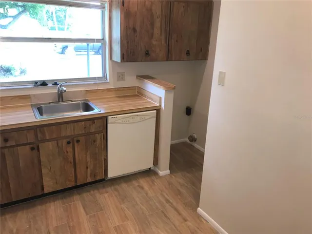 $1,800 | 3705 34th Ave Drive West, Bradenton, FL 34205