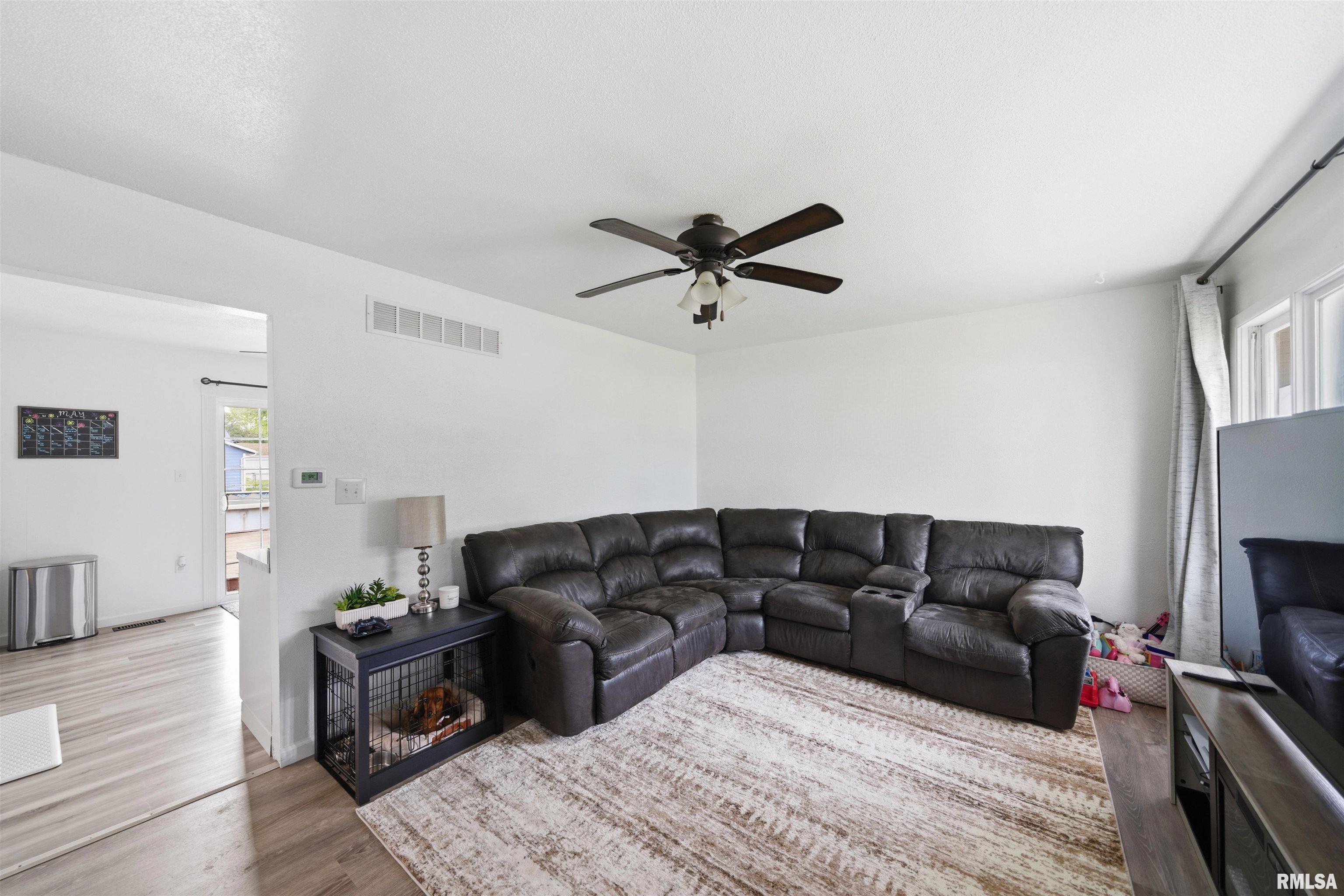 2702 South Skyway Road Peoria, IL 61607 - Photo 4 of 34 Gallery Image 4