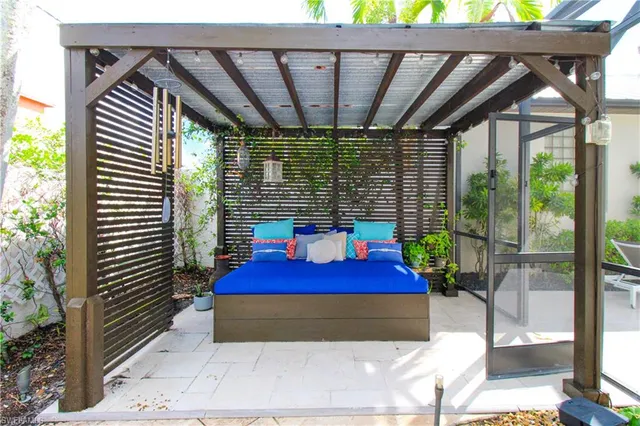 $19,995 | 647 110th Avenue North, Naples, FL 34108