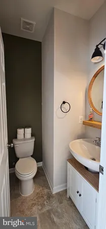 a view of a chandelier and entryway