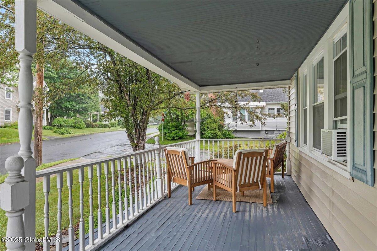 29 Cuthbert Street Scotia, NY 12302 - Photo 2 of 31 33-P1433389