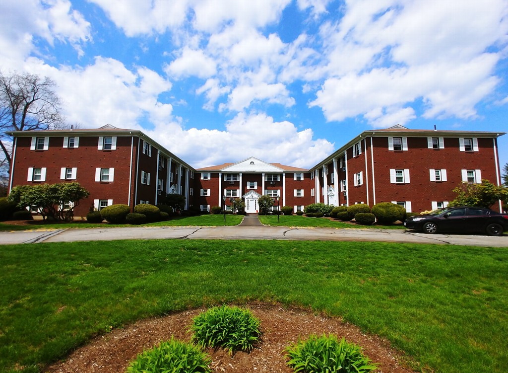 2 Drummer Road, Unit D5 Acton, MA 01720 - Photo 2 of 14 Gallery Image 2