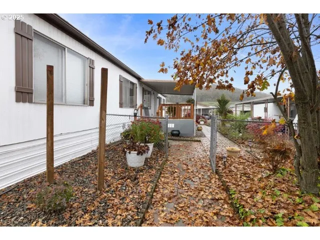 a view of outdoor space