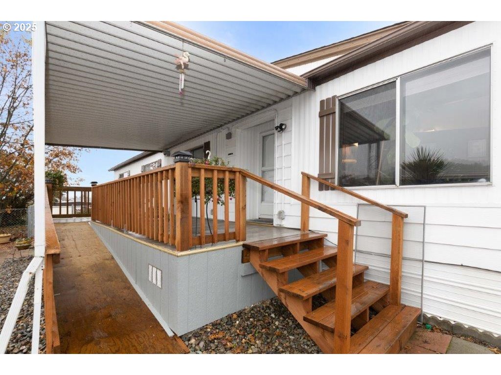 406 Shadow Ranch Lane Roseburg, OR 97470 - Photo 5 of 32