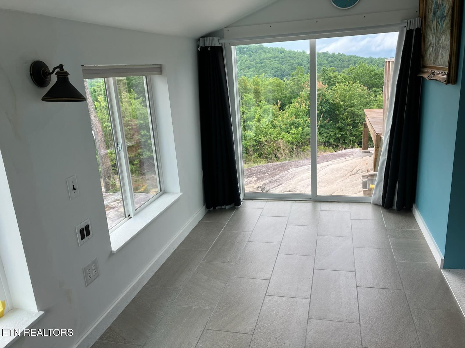 1407 Holloway Ridge Road Spring City, TN 37381 - Photo 35 of 60 1000020633