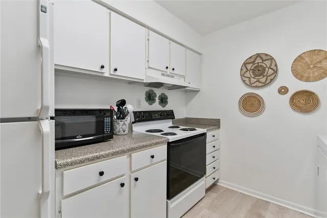 $390,000 | 850 Mallery Street, Unit 4W, St. Simons Island, GA 31522