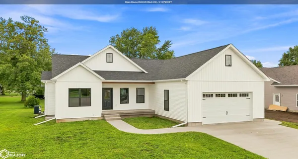$459,900 | 209 Laci Dru Drive, Mediapolis, IA 52637