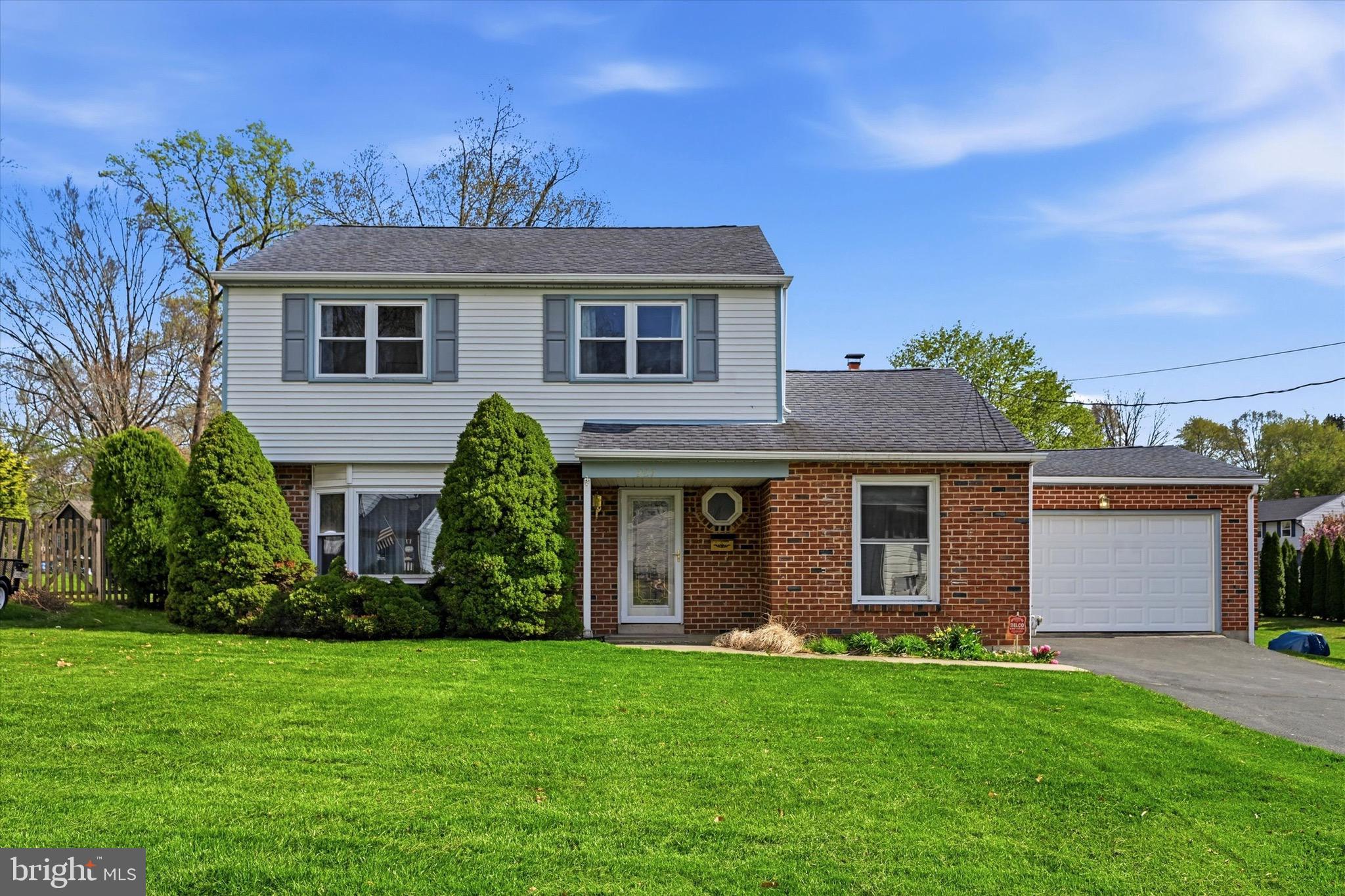 227 Tuscany Road Aston, PA 19014 - Photo 1 of 25 Gallery Image 1