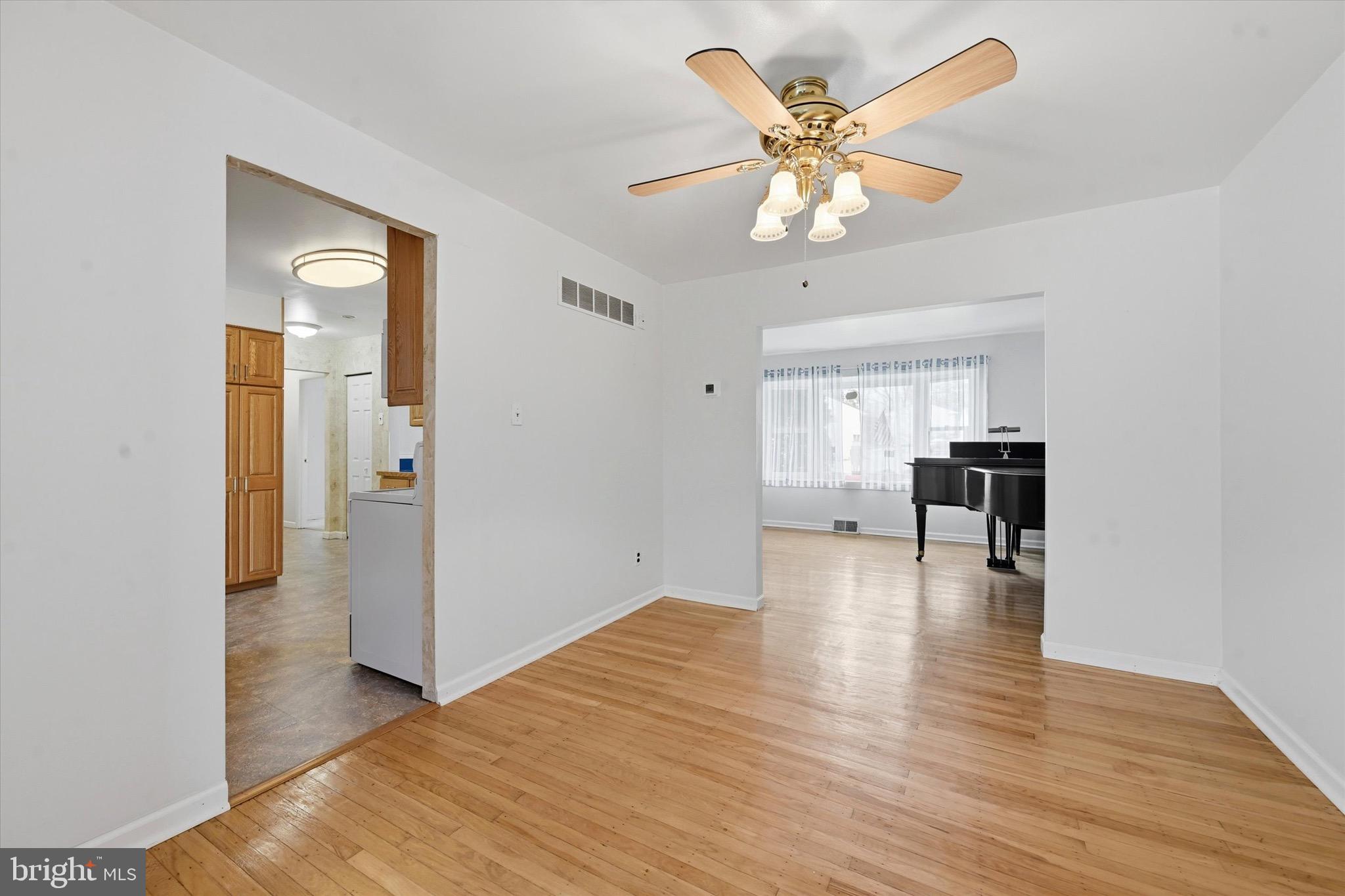 227 Tuscany Road Aston, PA 19014 - Photo 4 of 25 Gallery Image 4