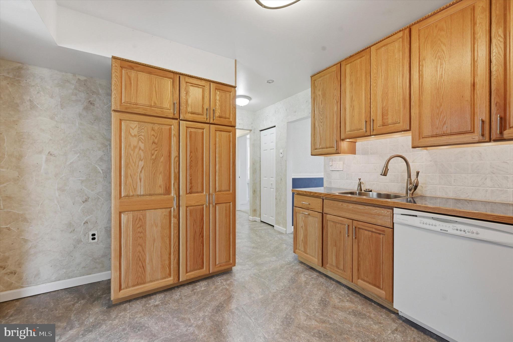 227 Tuscany Road Aston, PA 19014 - Photo 10 of 25 Gallery Image 10